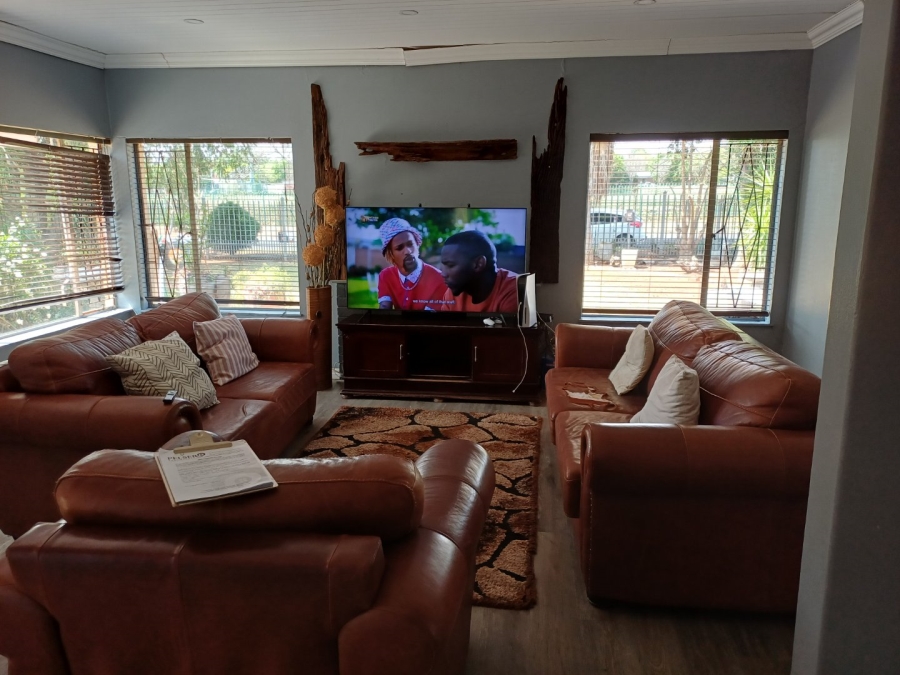 4 Bedroom Property for Sale in Generaal De Wet Free State